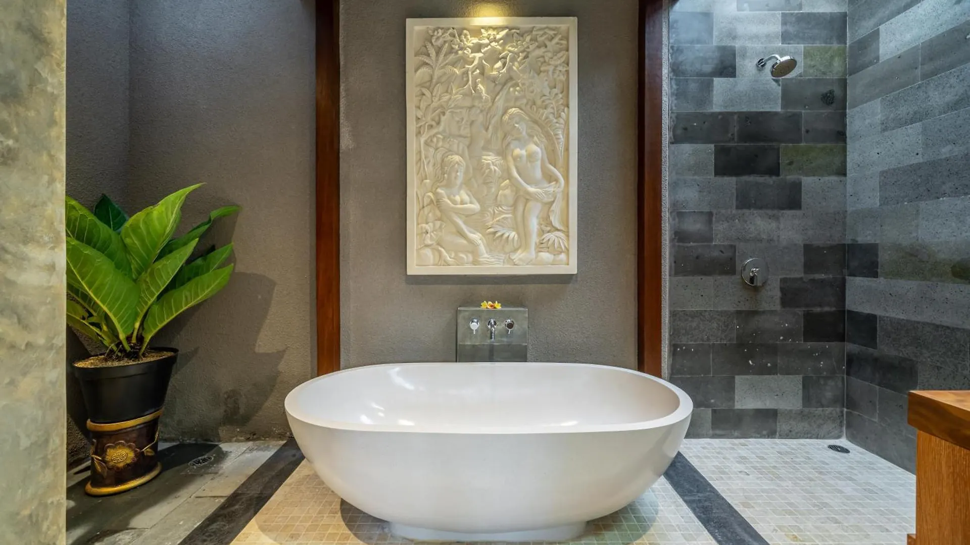 Villa Md 2 Stylish 3 Bedroom W/ Sunny Pool At Prime Eat Street Seminyak Indonesia