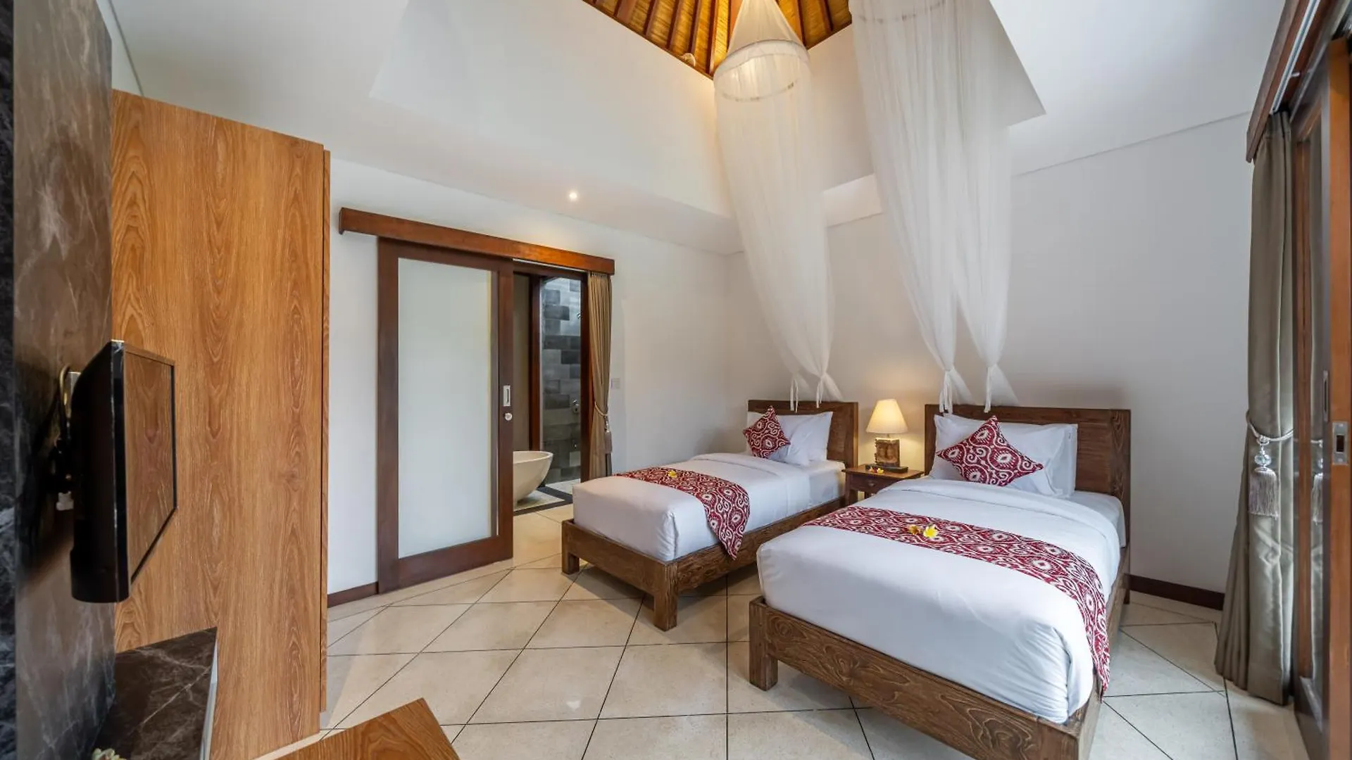 Villa Md 2 Stylish 3 Bedroom W/ Sunny Pool At Prime Eat Street Seminyak Indonesia