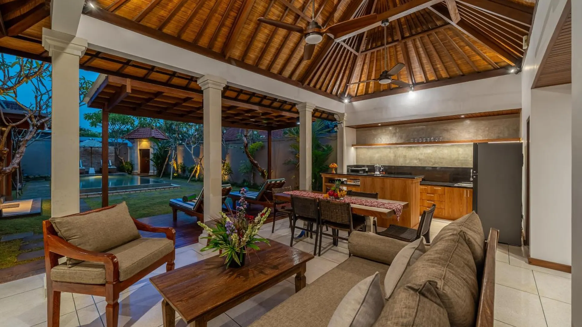 Villa Md 2 Stylish 3 Bedroom W/ Sunny Pool At Prime Eat Street Seminyak 0*,