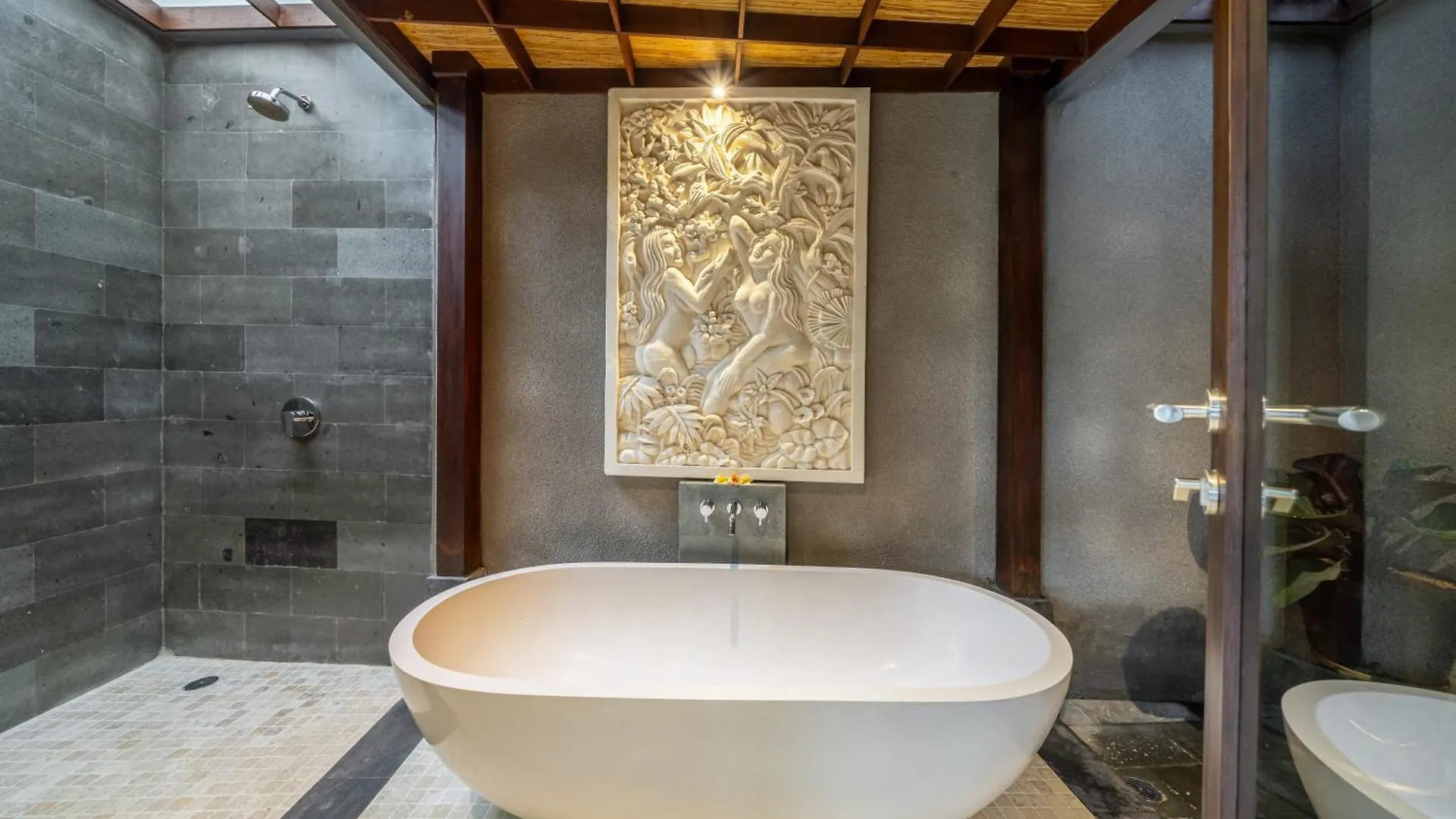 Villa Md 2 Stylish 3 Bedroom W/ Sunny Pool At Prime Eat Street Seminyak